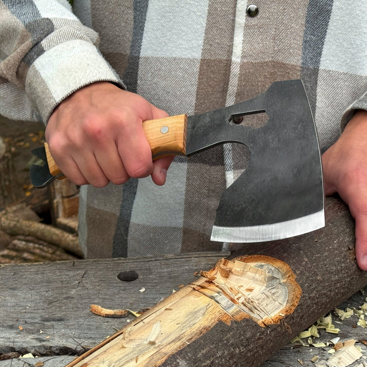 Hand-Forged Camping (Chopping) Axe, 0.6 kg (1.32 Ibs)